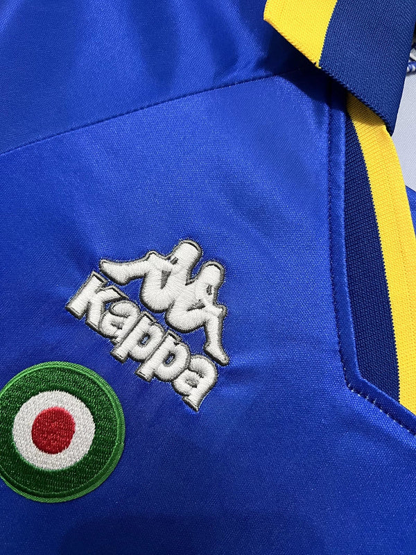 Juventus 1995-1996 Away Retro