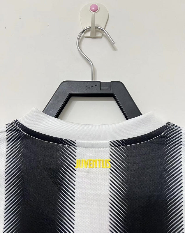 Juventus 2011-2012 Home Retro