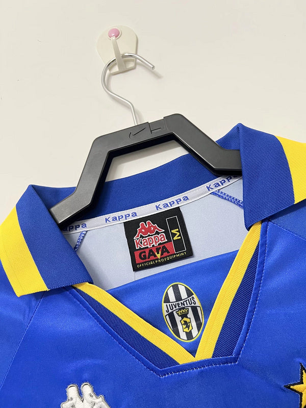 Juventus 1995-1996 Away Retro