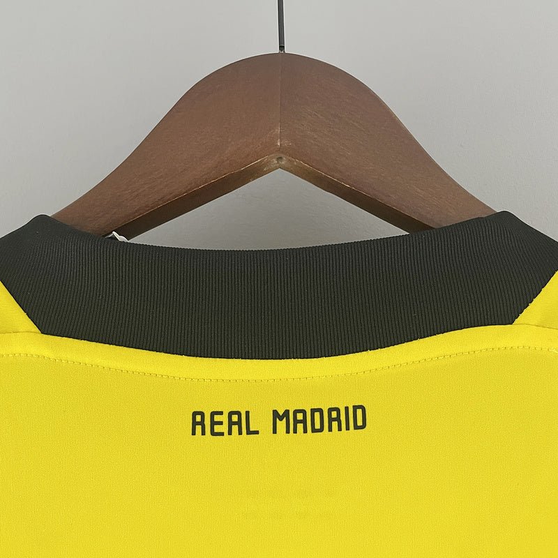 Real Madrid 2011-2012 Away Goalkeeper Retro
